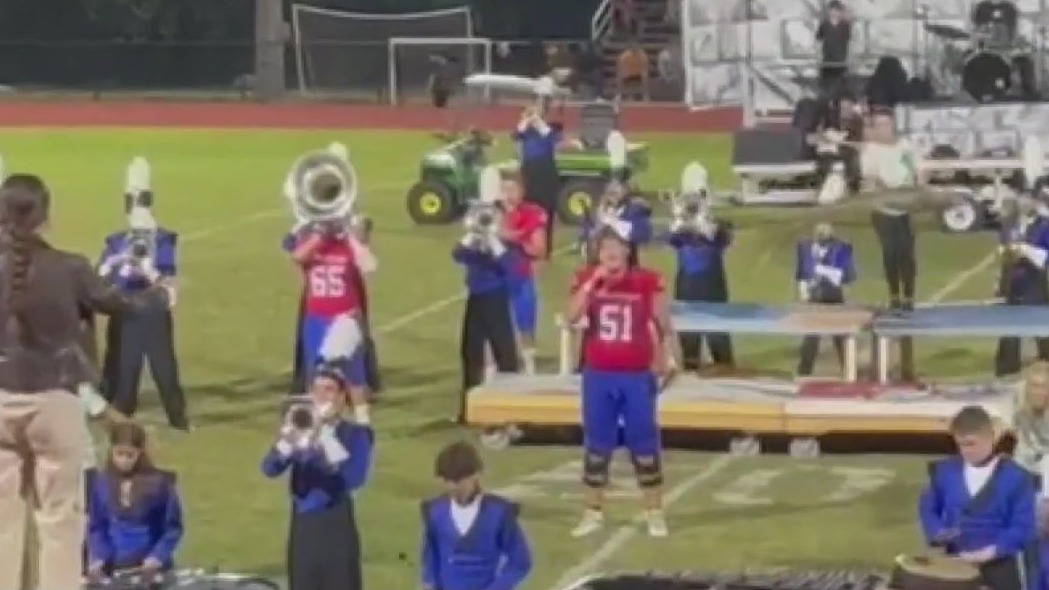 Offensive lineman also sings in school musicals